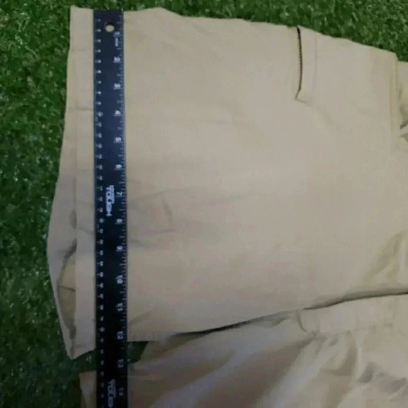 Duluth Trading Flex Dry On The Fly Cargo Shorts Men's Size 40 Beige 9" Inseam - Picture 7 of 11